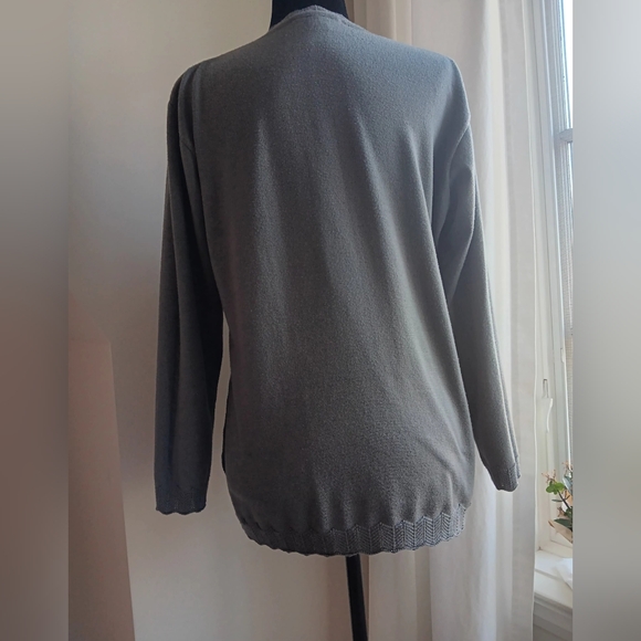 Cute grey sweater - Picture 3 of 6